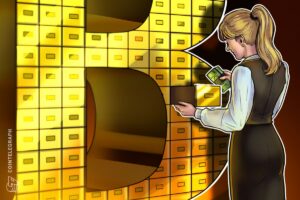 Sovereign wealth funds piling into BTC as retail exits — Coinbase exec